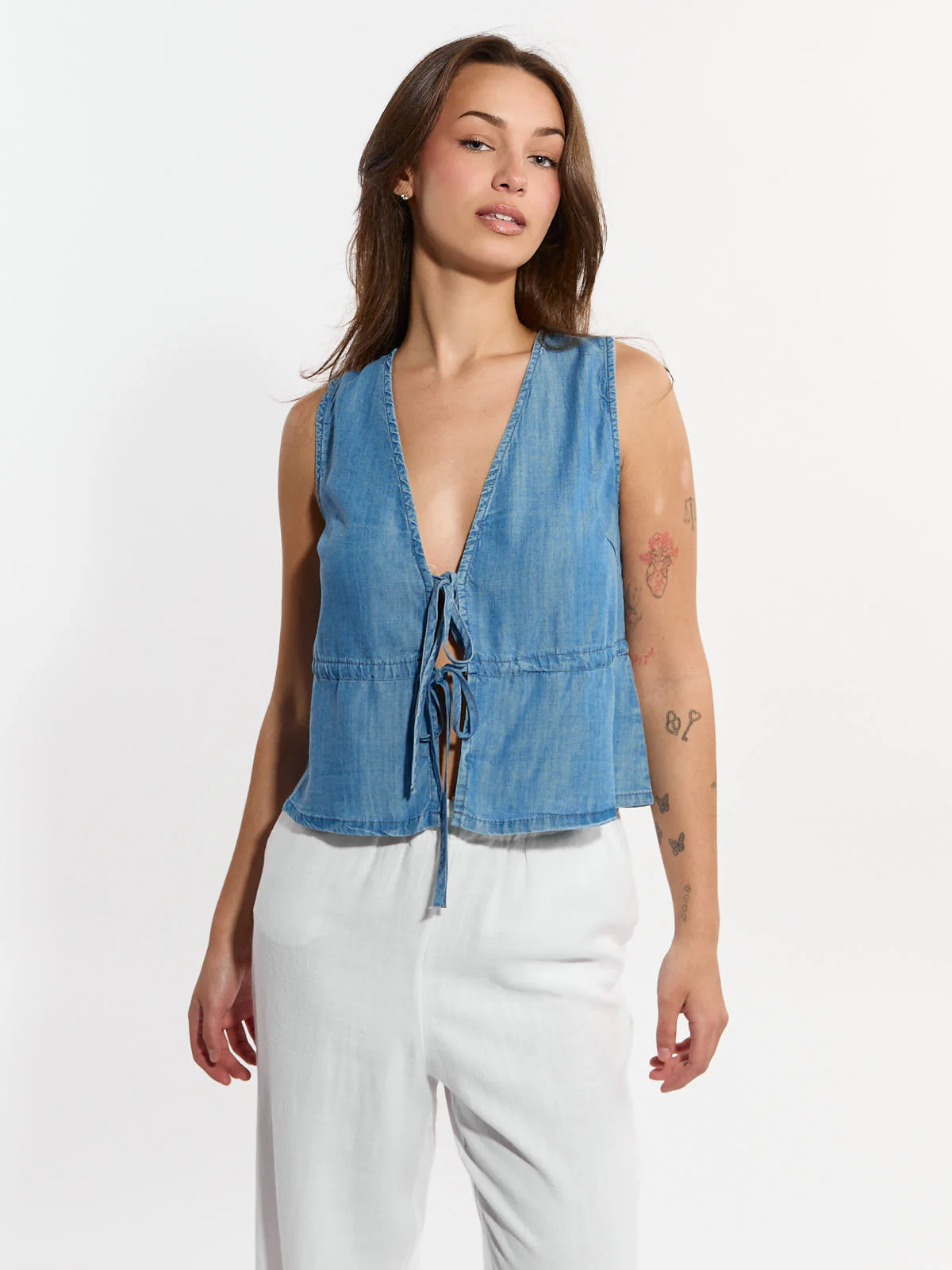 Chambray Sleeveless Tie Blouse