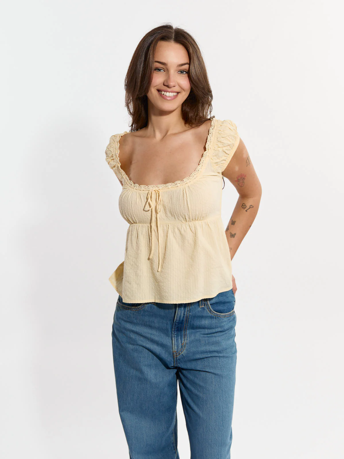 Cillie Tie-Front Sleeveless Lace Trim Top
